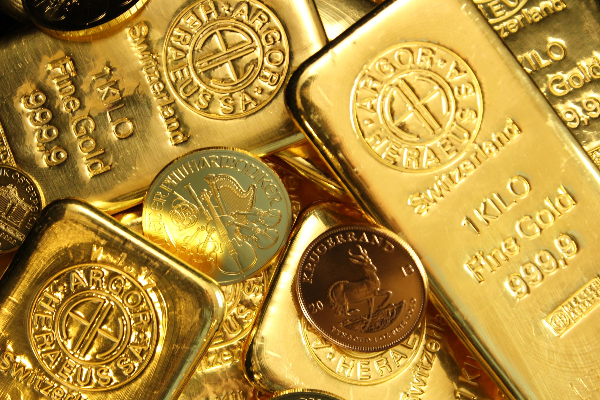 Raw fine gold, the starting point of every piece