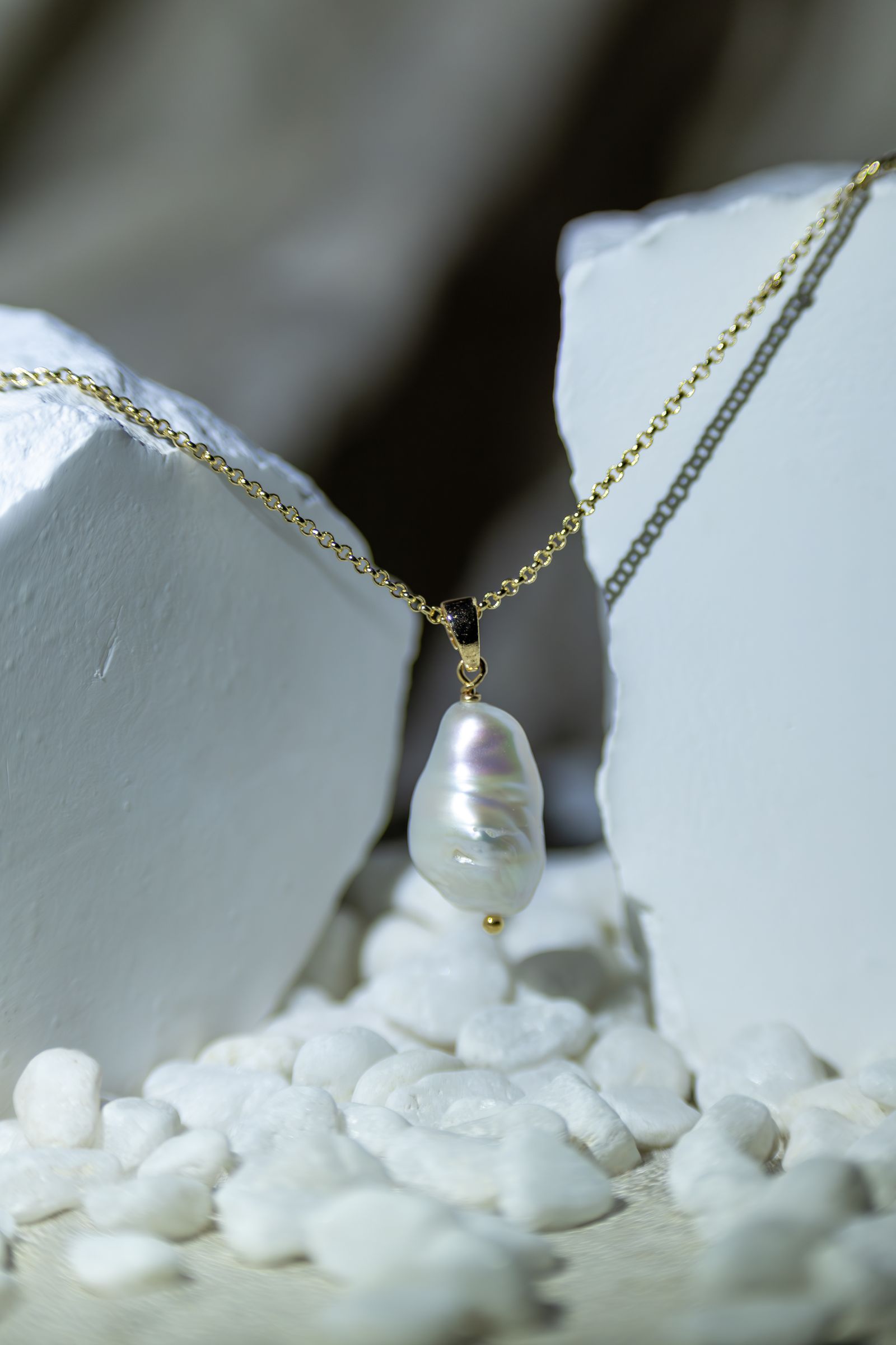 Gold Pearl Pendant Necklace